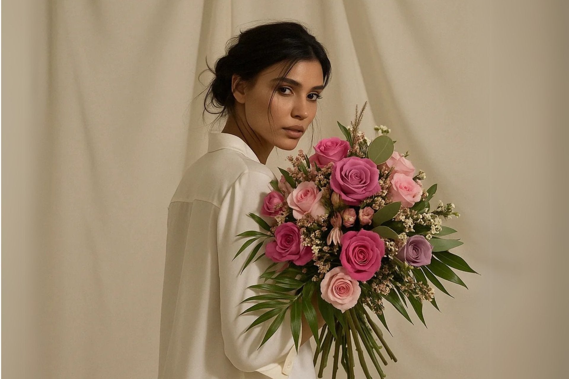 Flores a domicilio en Madrid, ramo elegante de rosas y flores frescas entregadas por Persa Flores en Madrid
