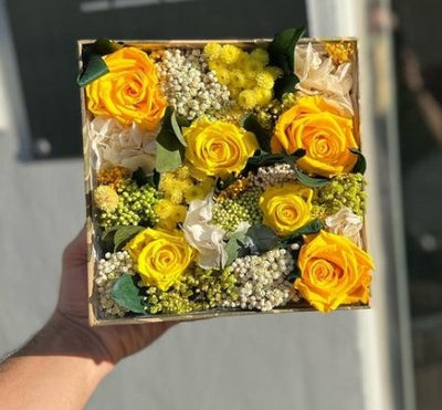 Give an original bouquet of flowers