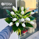 Ramo de tulipanes blancos