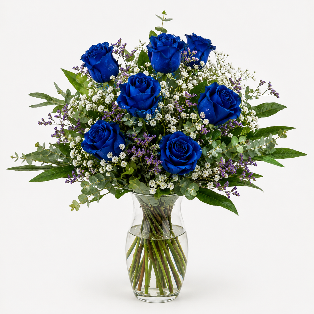 Ramo de rosas azules con verde en un jarron