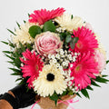 Margarita - Gerberas y Rosas — detalle de rosas en tonos rosa | Persa Flores