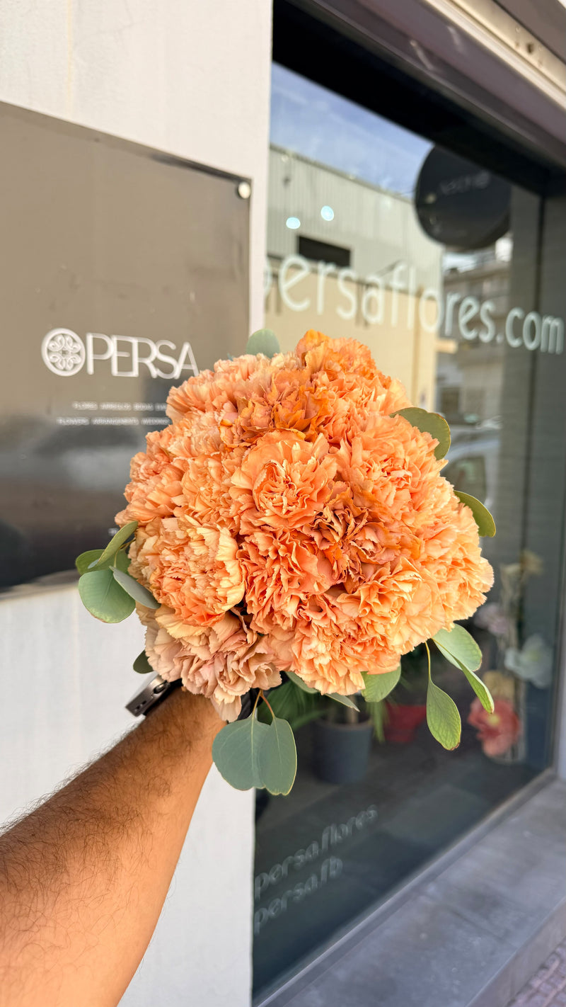 Claveles de Colores, fotografiado en nuestra floristería antes de salir