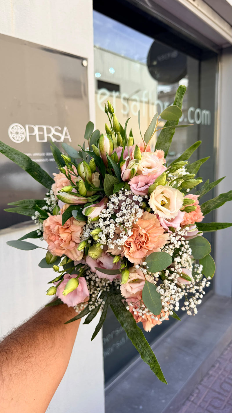 Andrea, fotografiado en nuestra floristería antes de salir