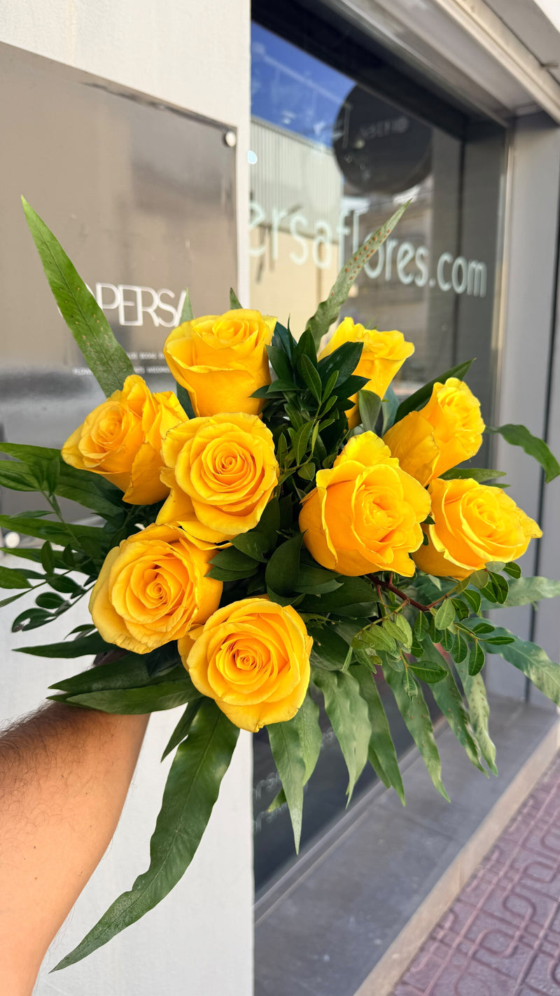 Ramo de Rosas Amarillas, fotografiado en nuestra floristería antes de salir