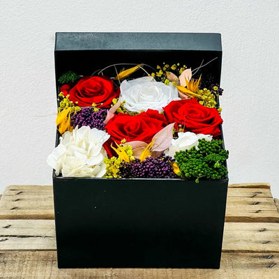 Caja Negra de Rosas Rojas y Blancas - Persa Flores