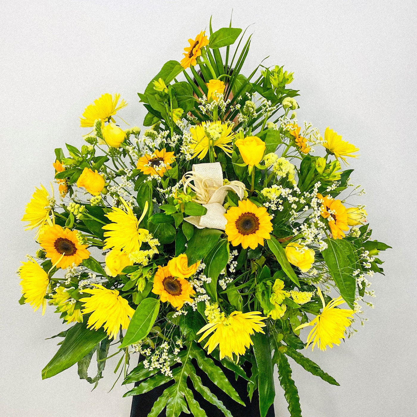 Centro Amarillo para Difuntos - Luz y Alegría Floral - Persa Flores